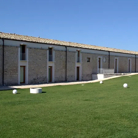 Carlotta 4*