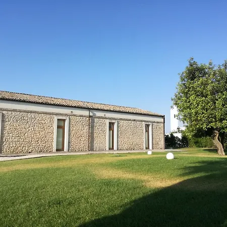 New Carlotta Hotel 4*