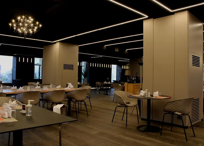 New Carlotta 酒店 4*